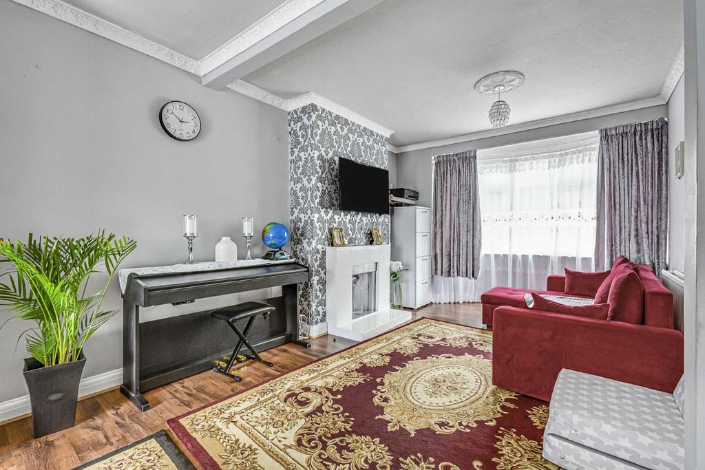 Property photo 2 of 5