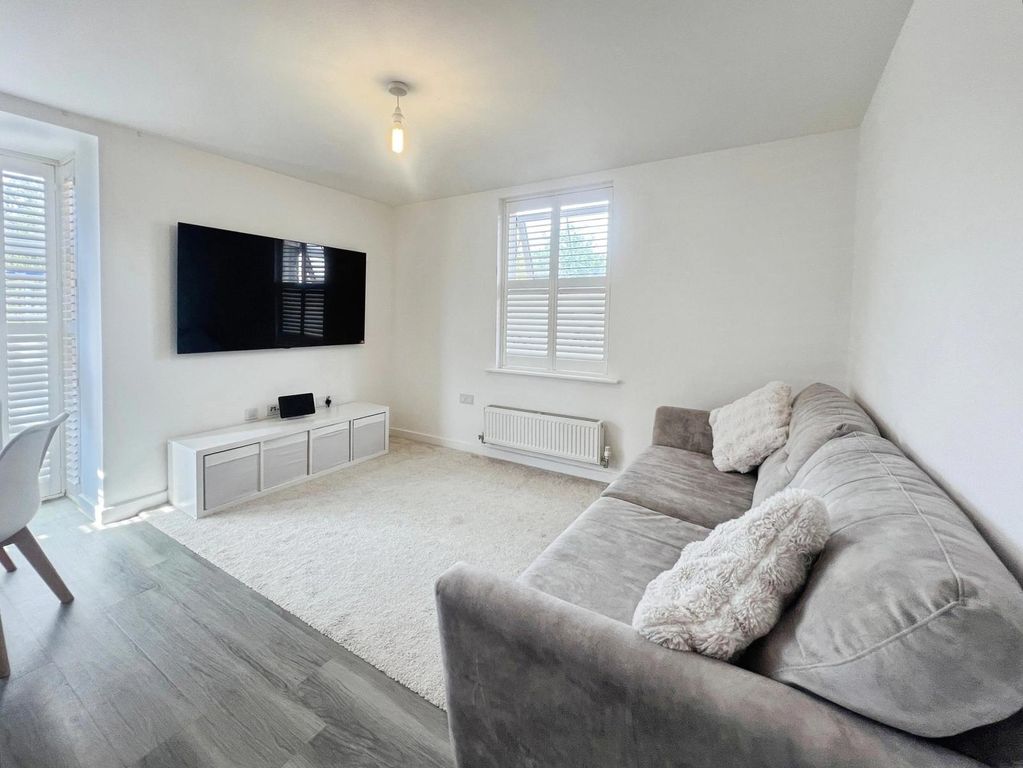 Property photo 2 of 15 Pbox-Img.Jpg
