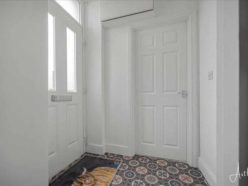 Property photo 2 of 26 Hallway