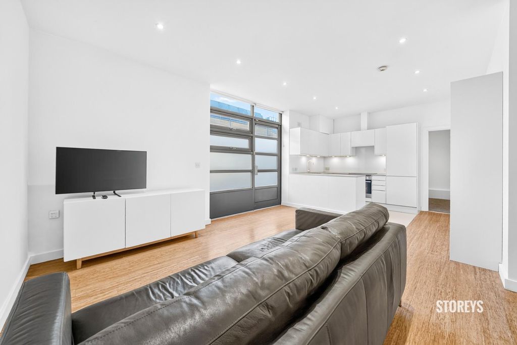 Property photo 1 of 37