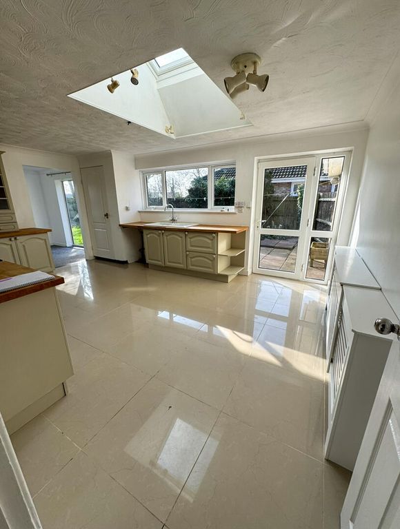 Property photo 2 of 13 Kitchen