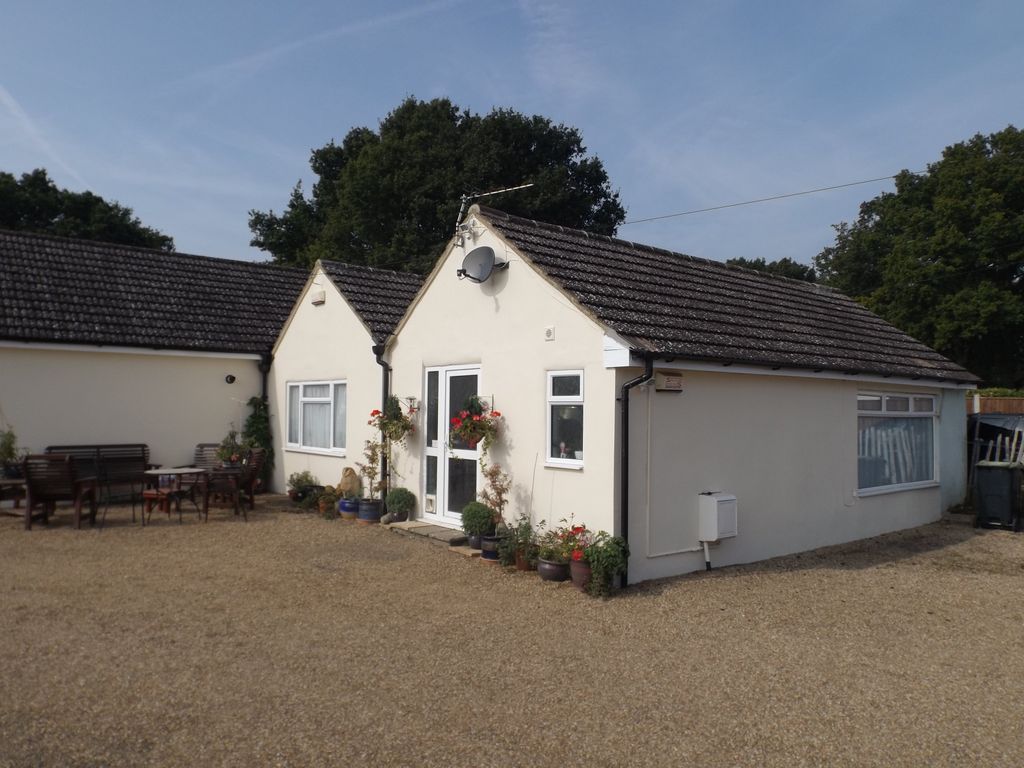 Property photo 2 of 11 1