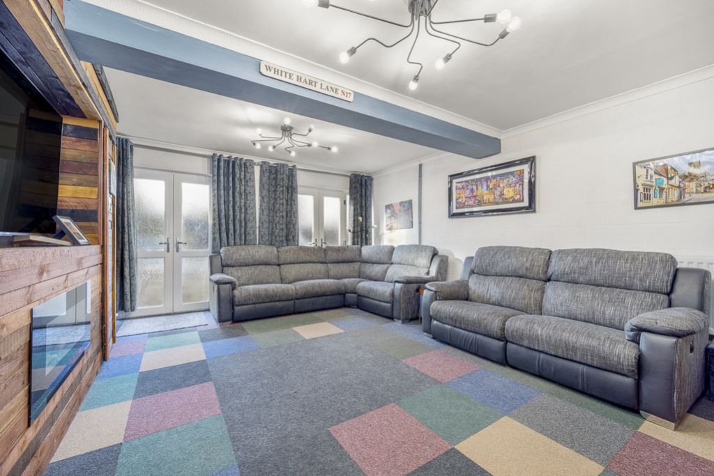 Property photo 3 of 38 7 Hawthorn Road (North Greetwell)-28