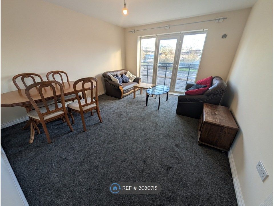 Property photo 3 of 32 Lounge/Diner