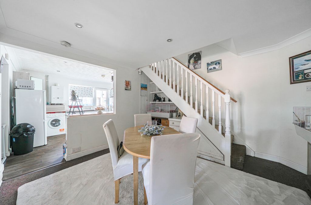 Property photo 3 of 17 25-6A7062B9Dd51A-...