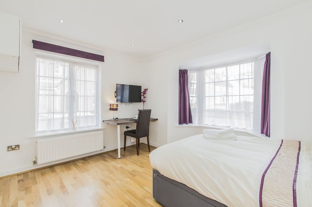 Property photo 3 of 54