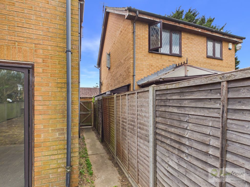 Property photo 3 of 16 Cam03603G0-Pr0080-Still003