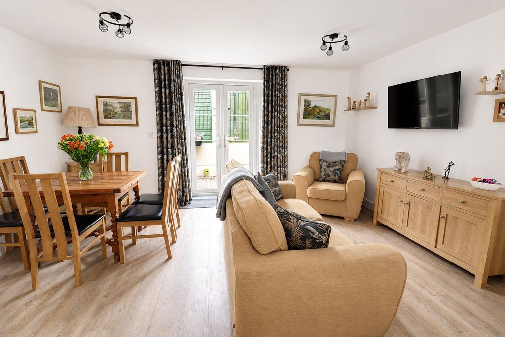 Property photo 3 of 14 3 - Picture No. 03