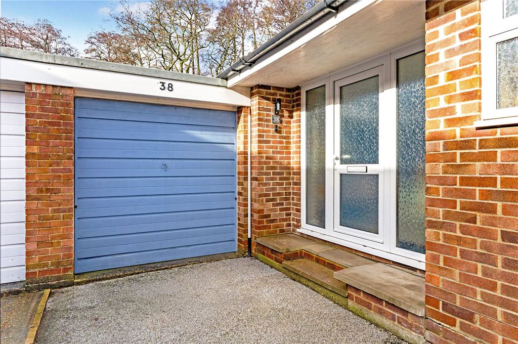 Property photo 2 of 17 Entrance