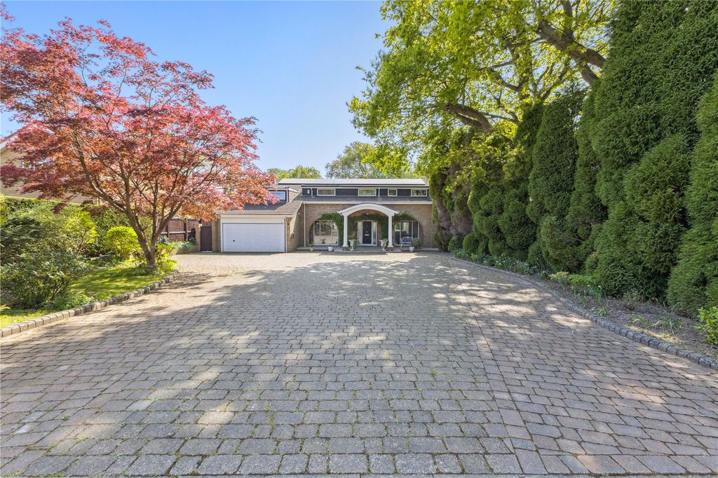 Property photo 2 of 19 Front