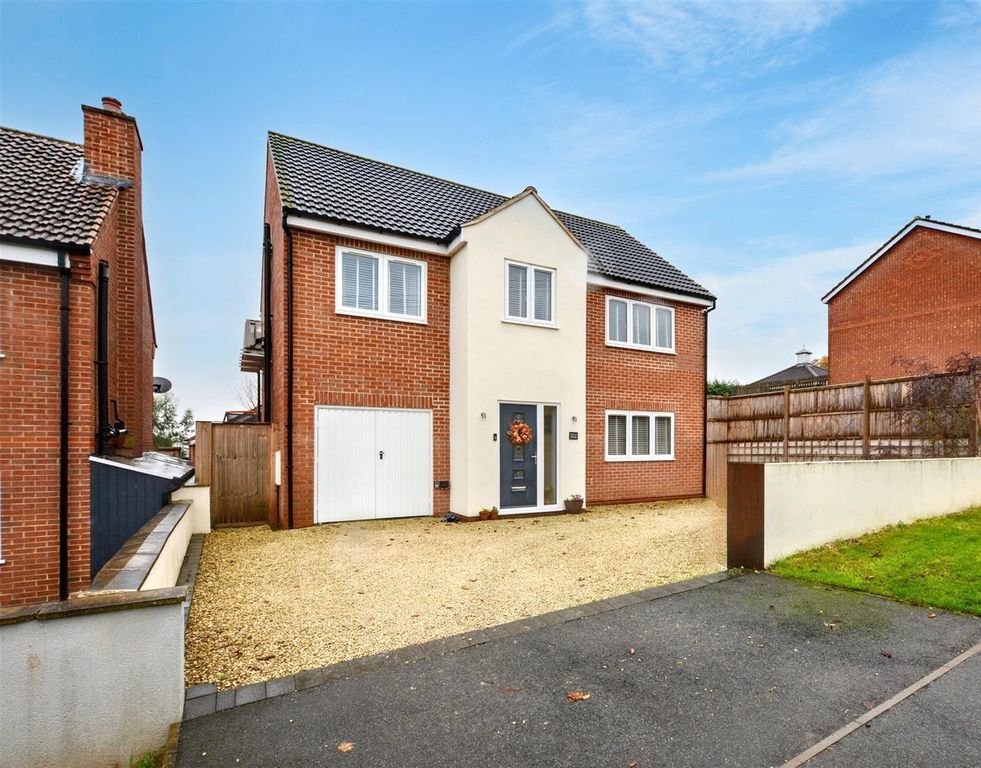 Property photo 1 of 38 81 Stanton Road Front.Jpg