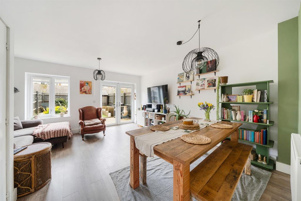 Property photo 2 of 13 Lounge/Diner