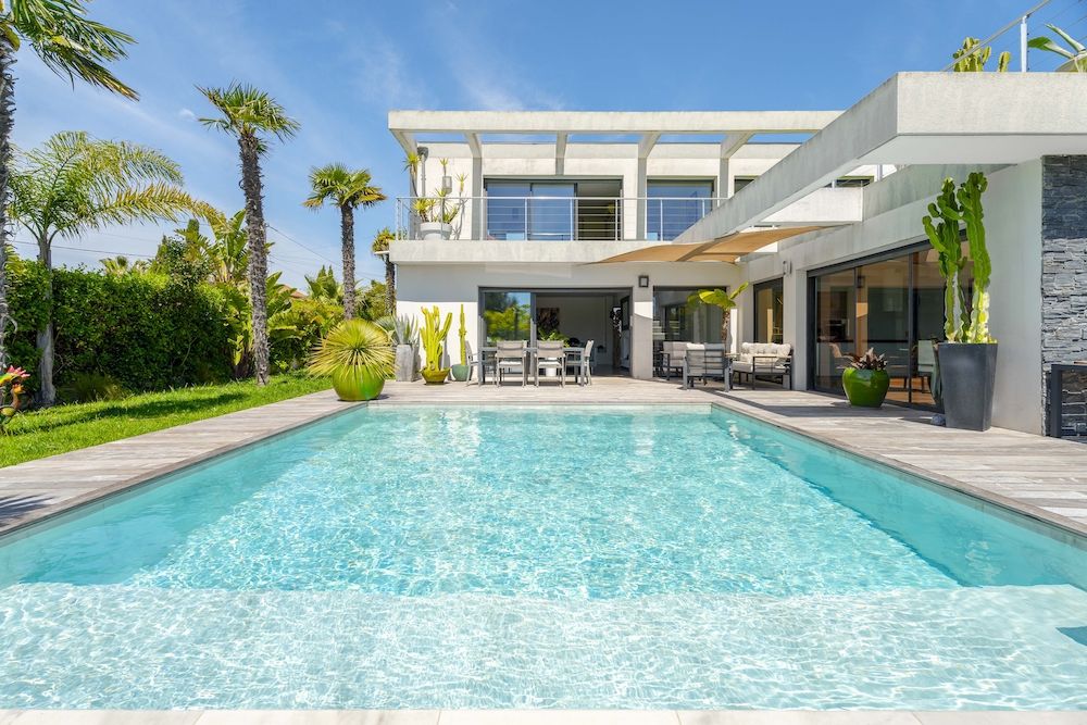 Property photo 1 of 25