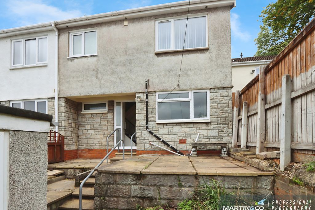 Property photo 2 of 22