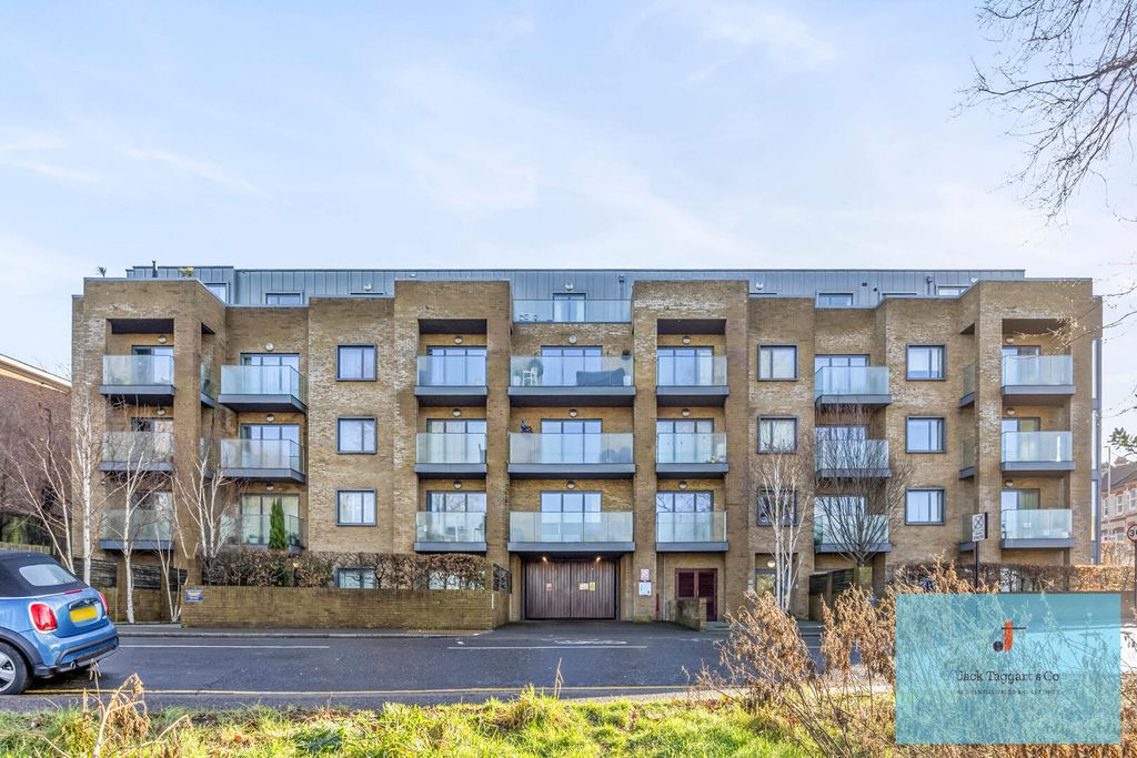 Property photo 1 of 16 Front (Exterior)