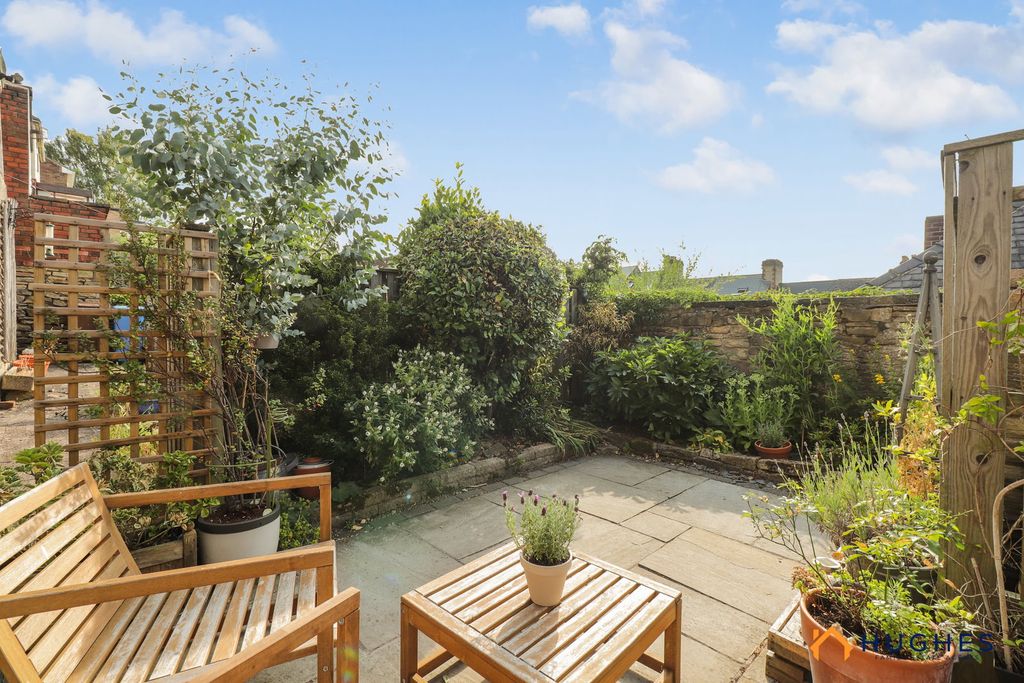 Property photo 2 of 36