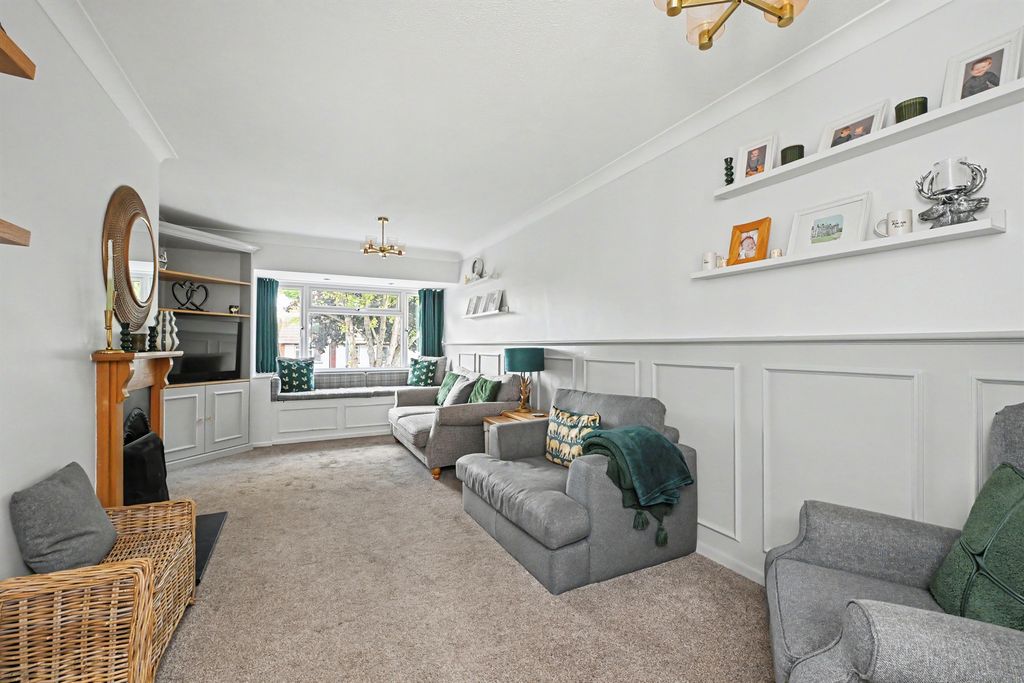 Property photo 3 of 28