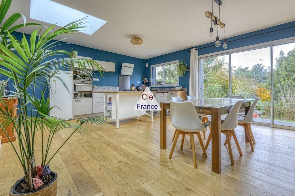 Property photo 3 of 11