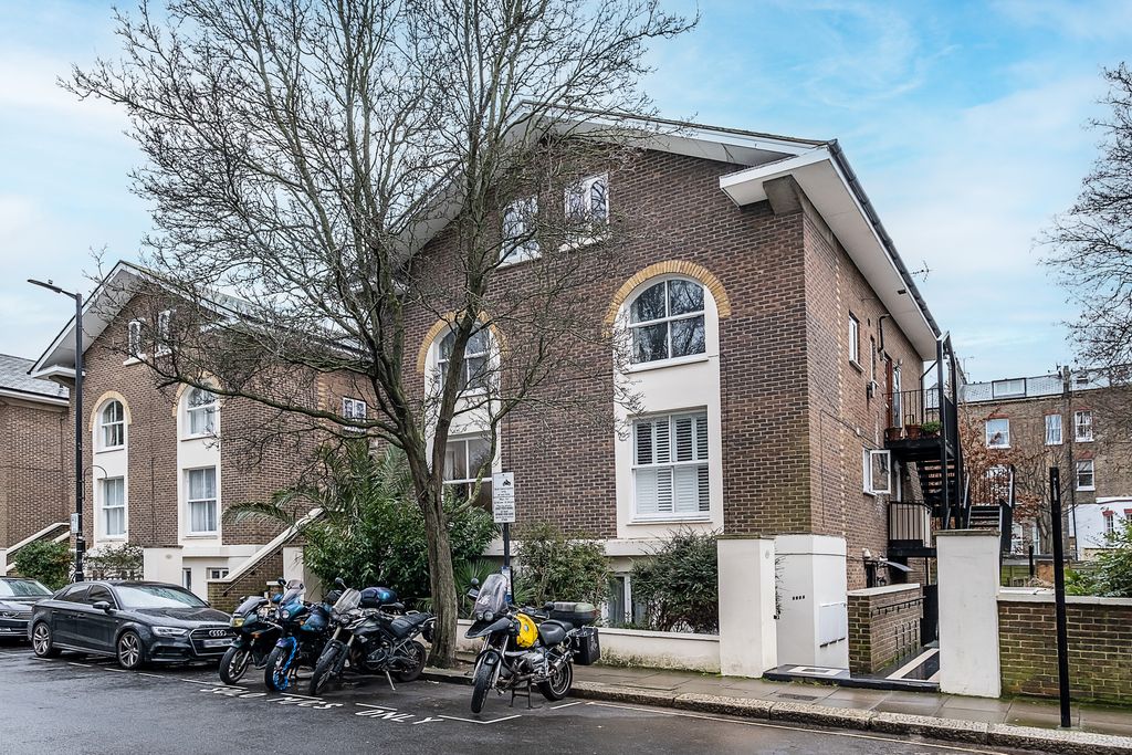 Property photo 2 of 16