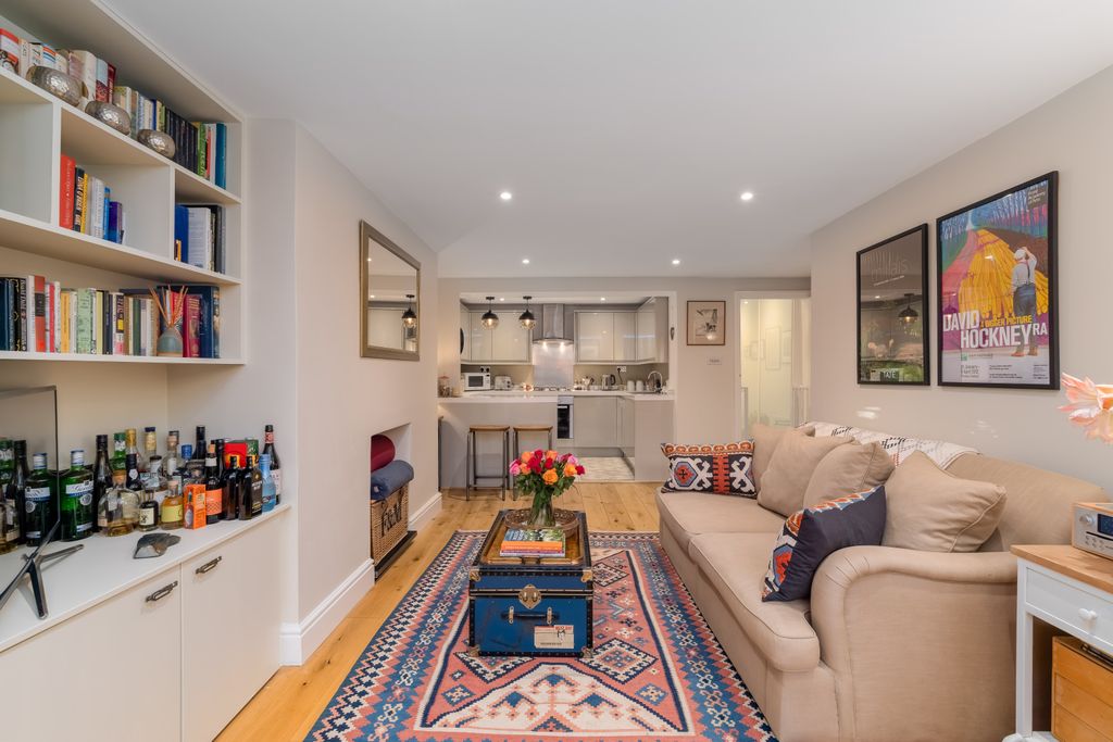 Property photo 3 of 17