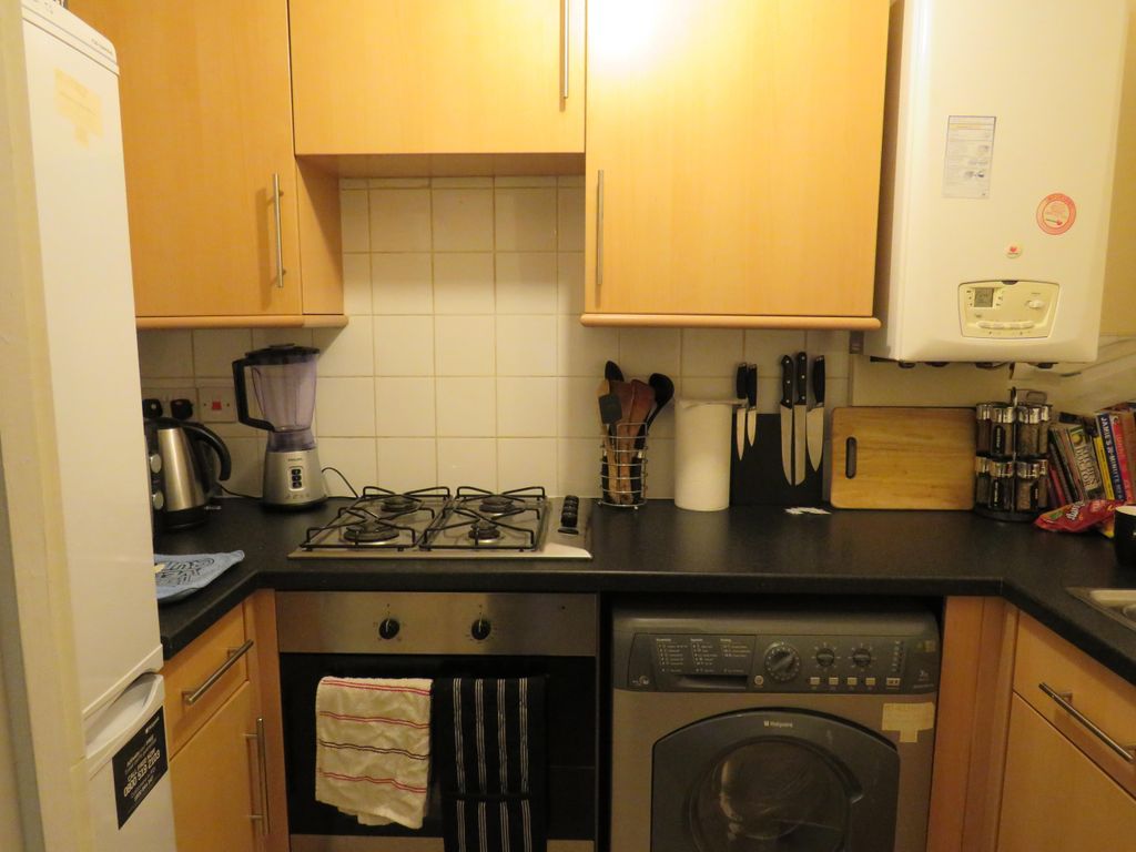 Property photo 2 of 6 Kitchen