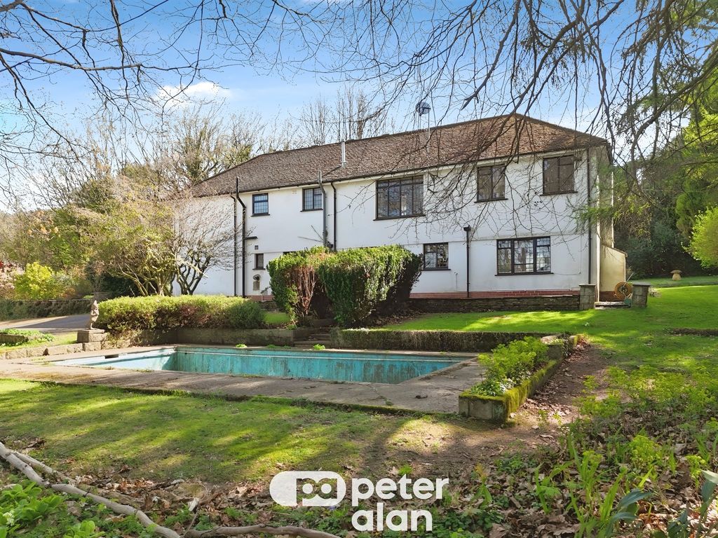 Property photo 2 of 32