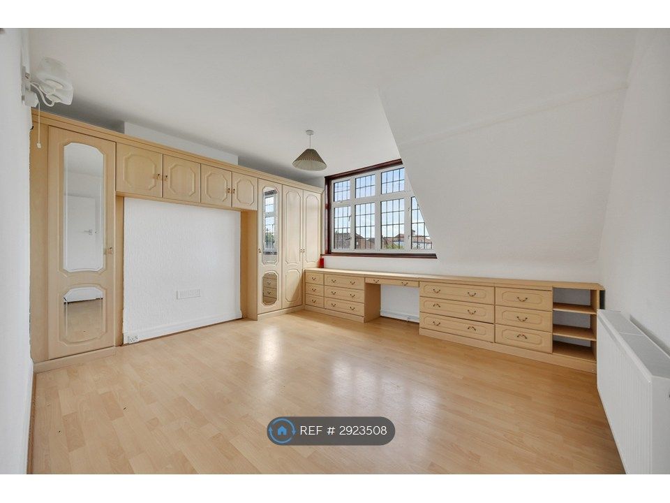 Property photo 2 of 24