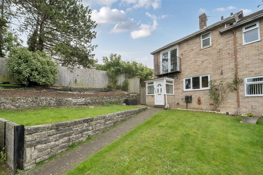 Property photo 1 of 15 Front Aspect