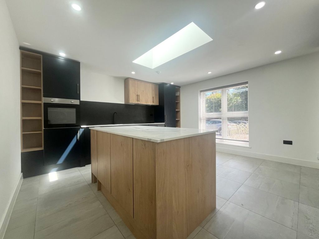 Property photo 2 of 14 Picture No. 49