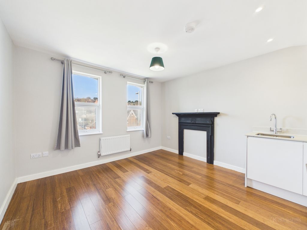 Property photo 3 of 7 Cam02136G0-Pr0564-Still006