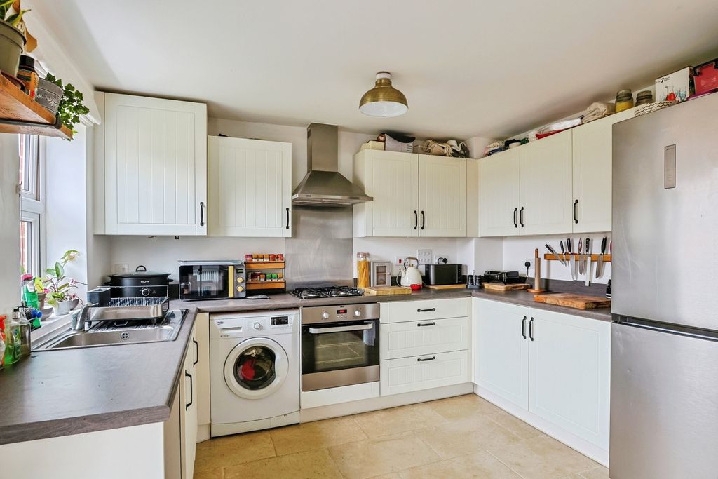 Property photo 3 of 16 Kitchen/Diner