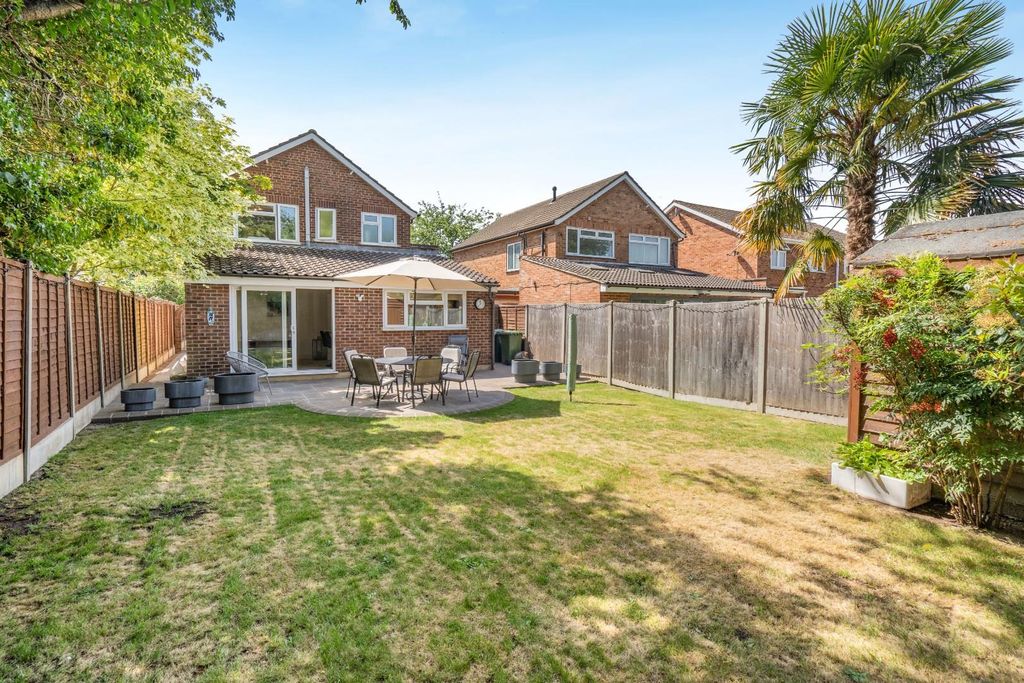 Property photo 1 of 28 8692779-Exterior05.Jpg