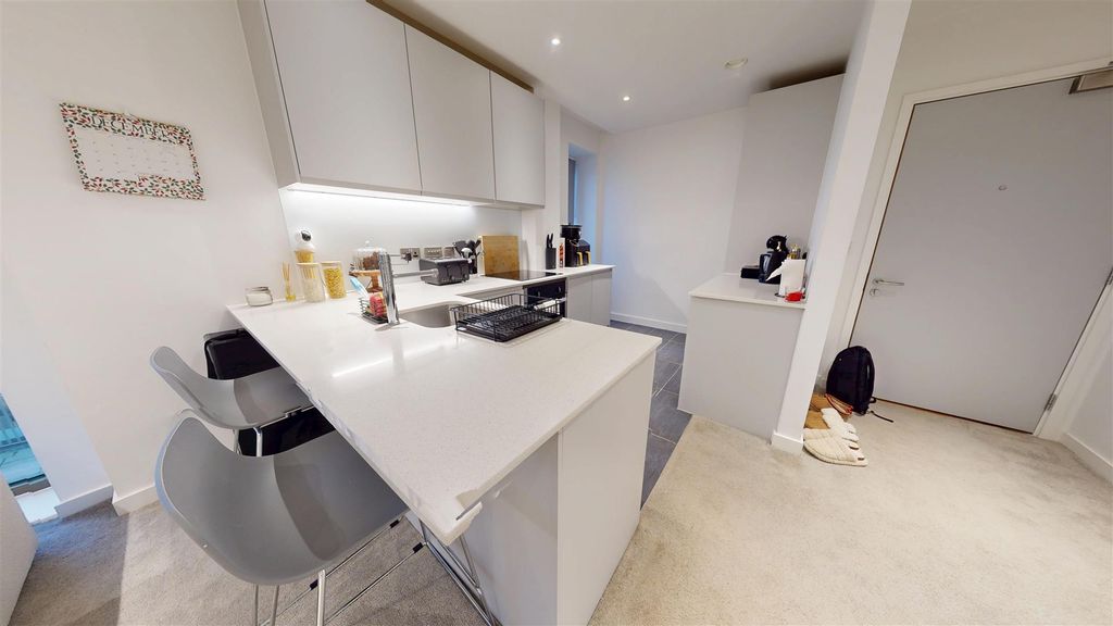 Property photo 3 of 21