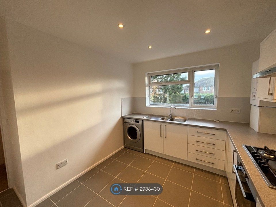 Property photo 3 of 20 Kitchen 3