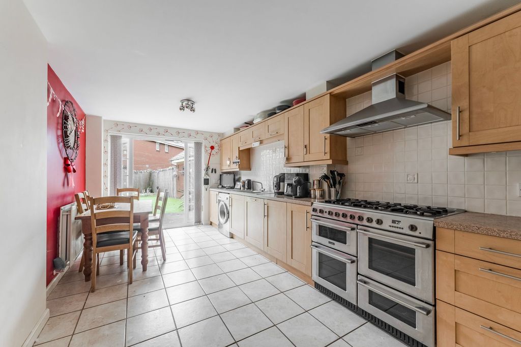 Property photo 3 of 24