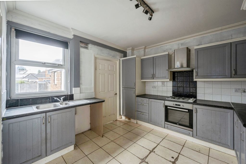 Property photo 3 of 14