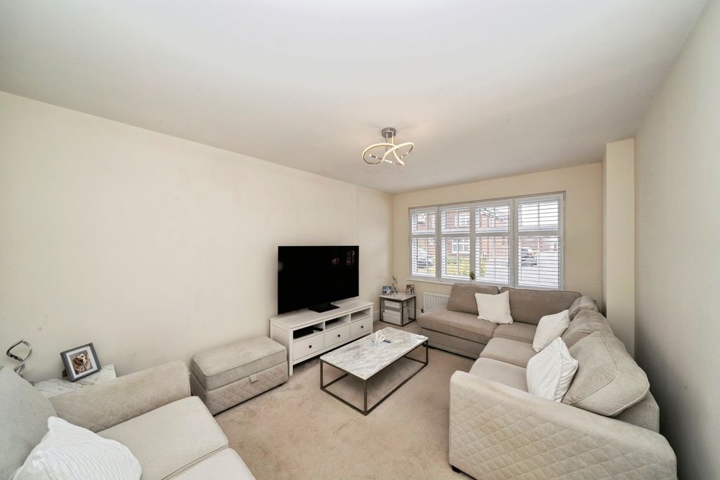 Property photo 3 of 20 Pbox-Img.Jpg