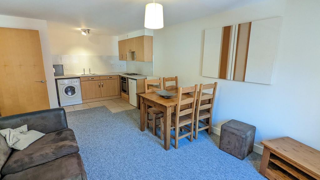 Property photo 2 of 7