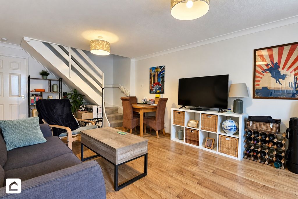 Property photo 3 of 10 3