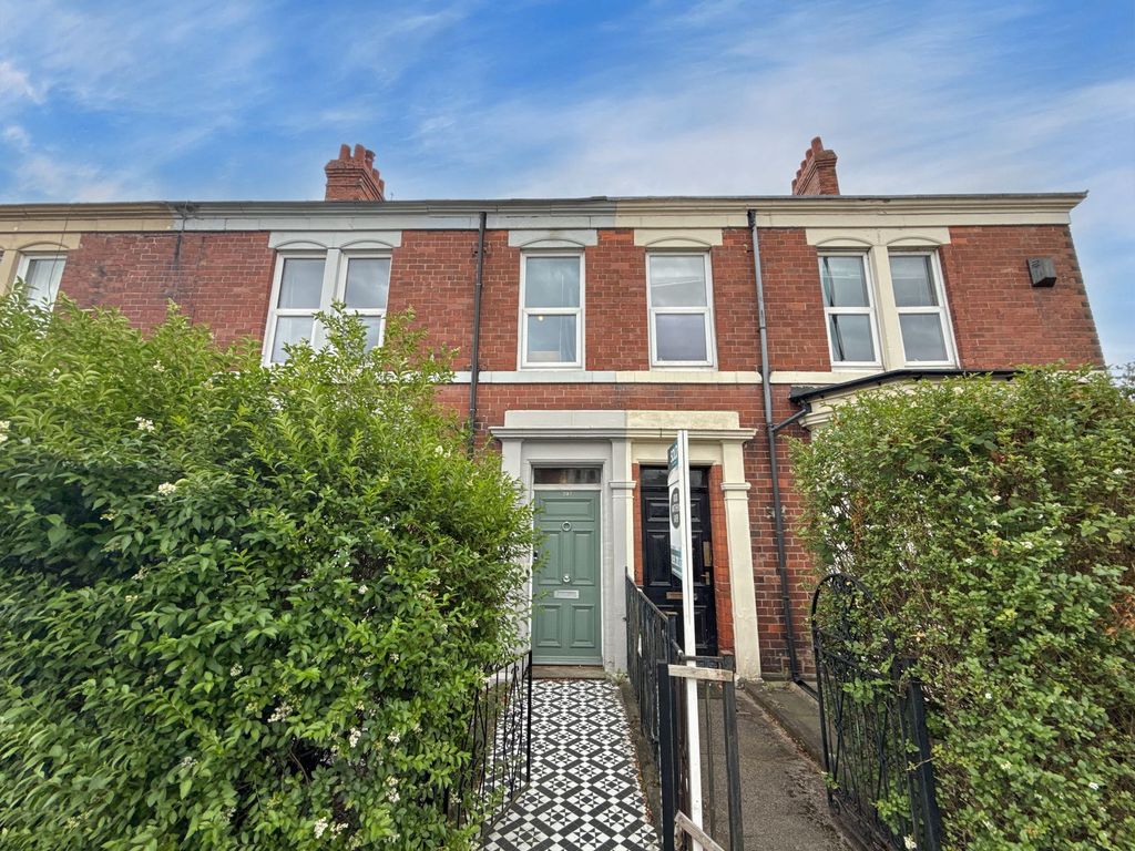 Property photo 1 of 12 External