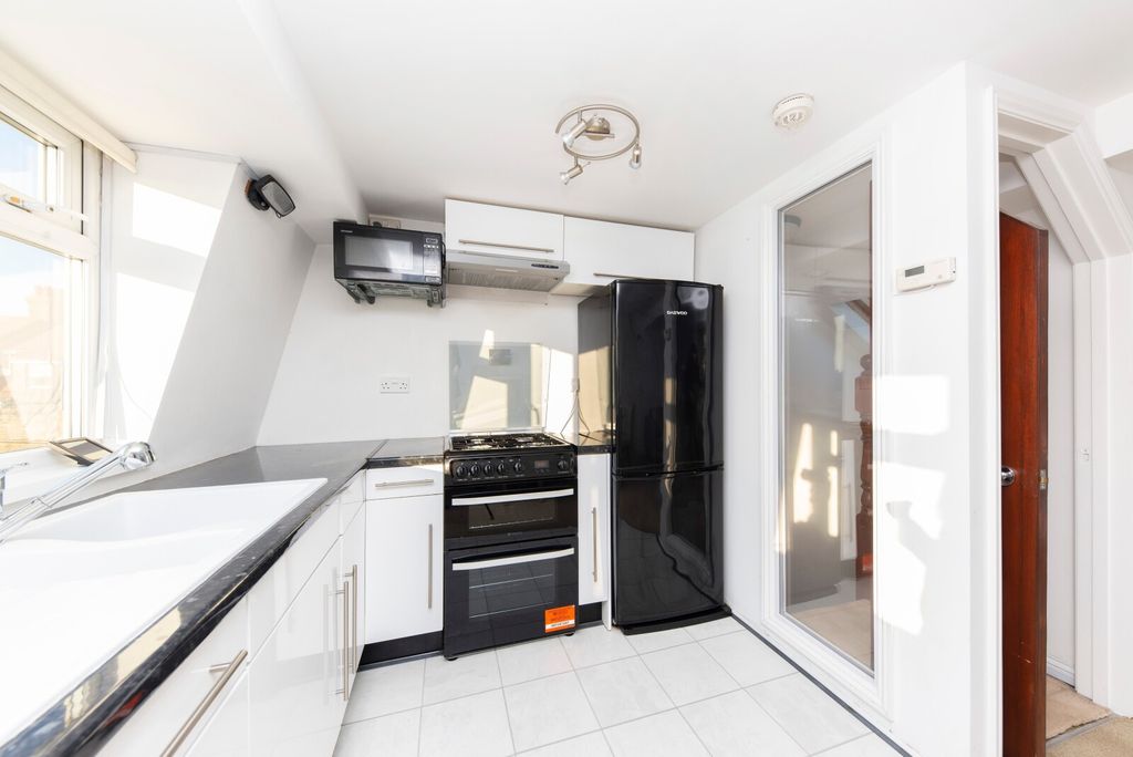 Property photo 2 of 10 Picture No. 07