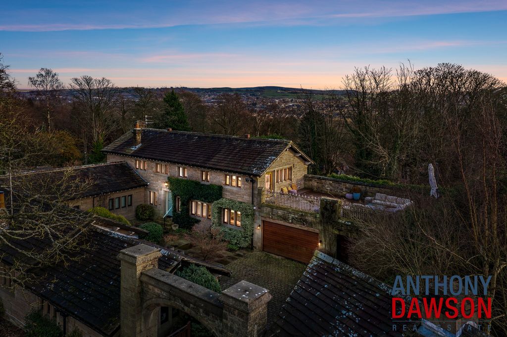 Property photo 2 of 16