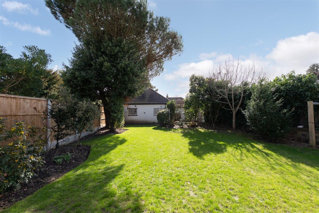 Property photo 2 of 31 The Close 30.Jpg