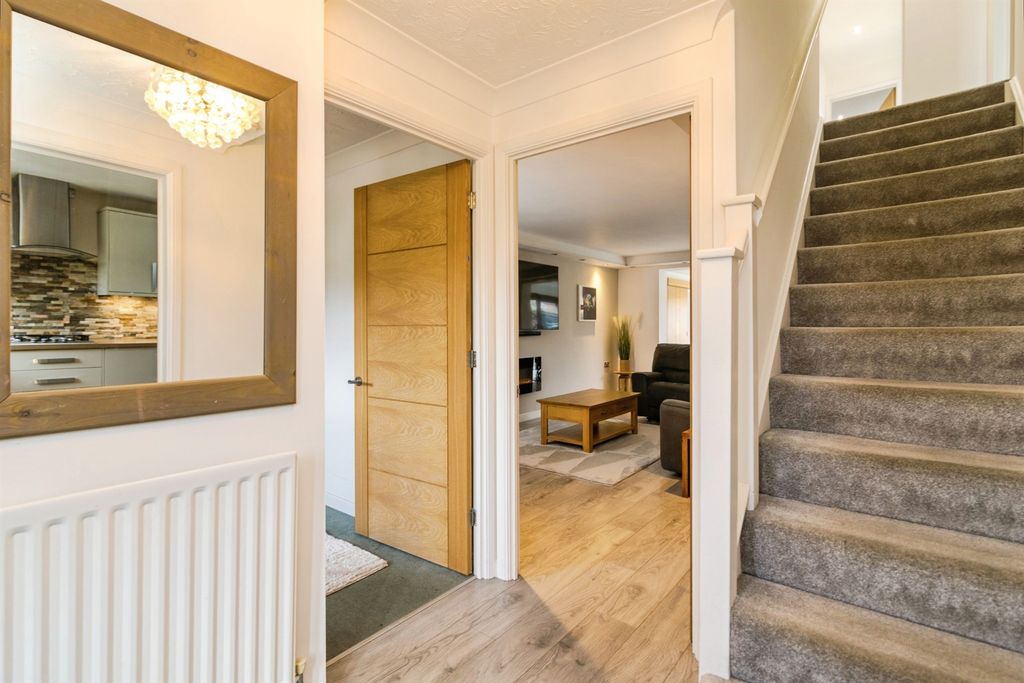 Property photo 2 of 26