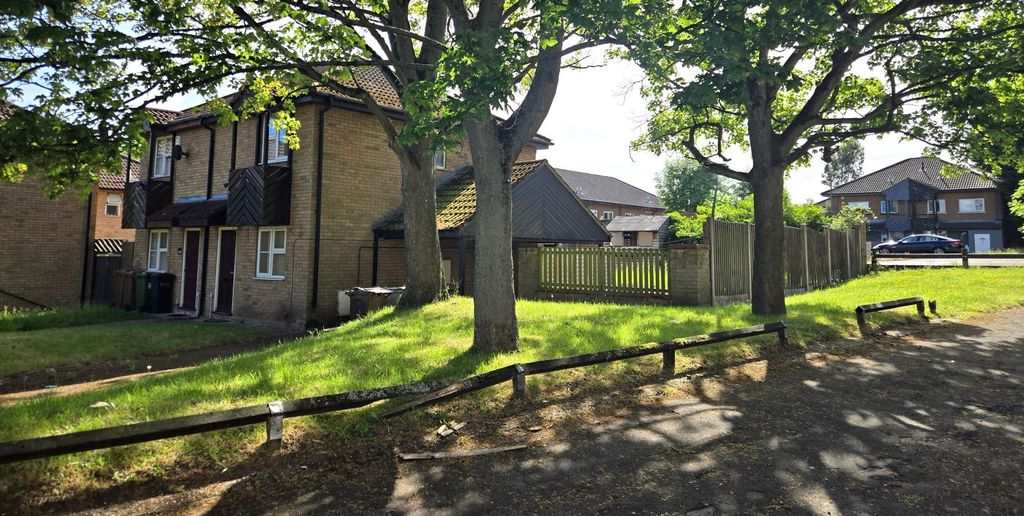 Property photo 1 of 2