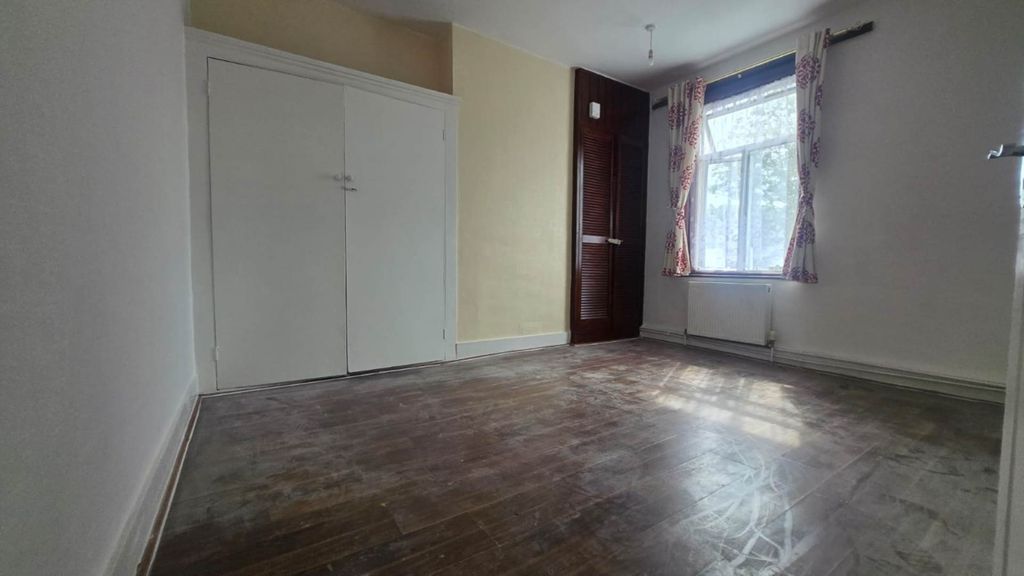 Property photo 3 of 6