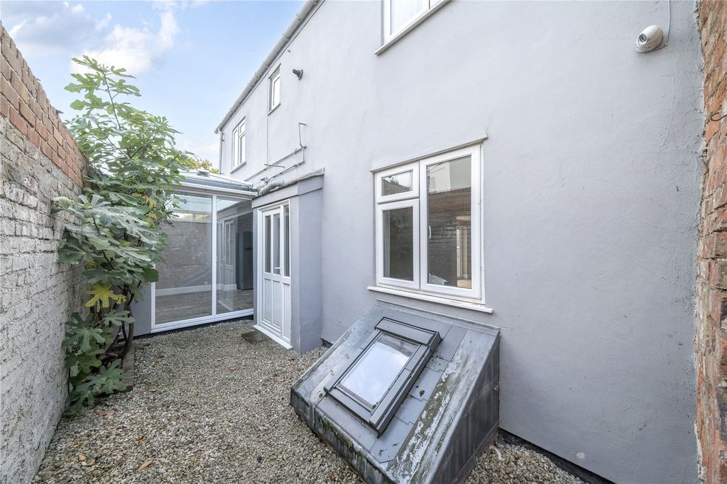 Property photo 3 of 21 Picture No. 39