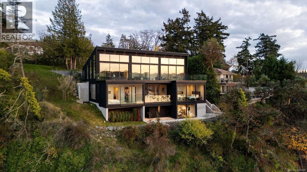 Property photo 1 of 50