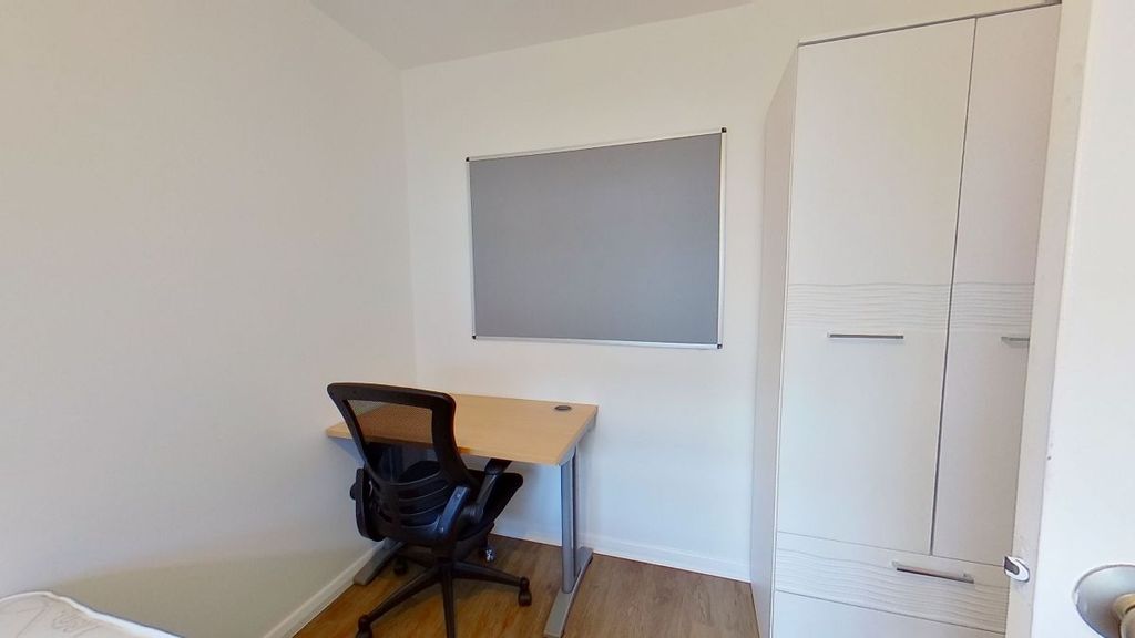 Property photo 3 of 46