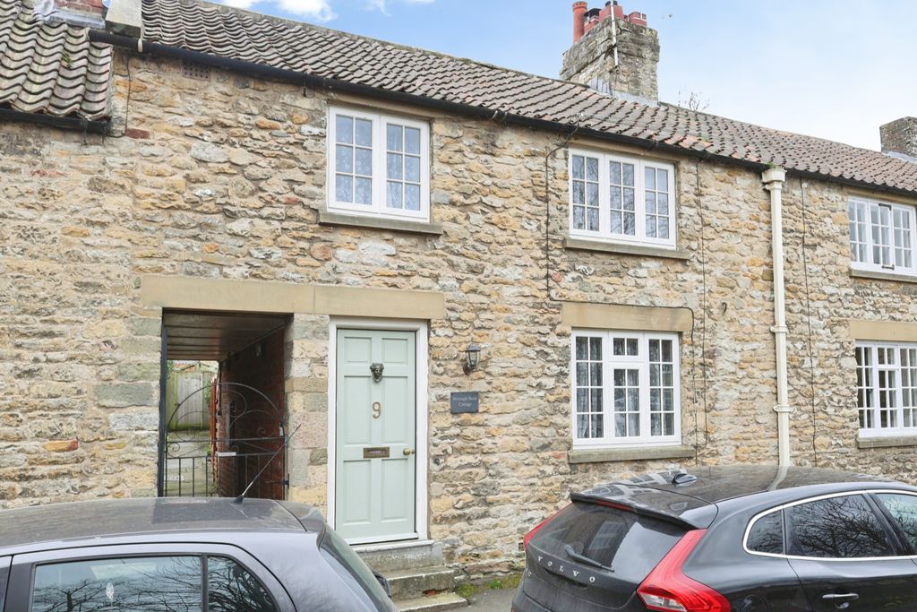 Property photo 1 of 16 Front